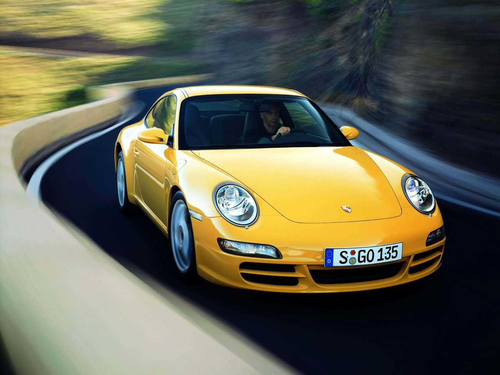 porsche 911 yellow