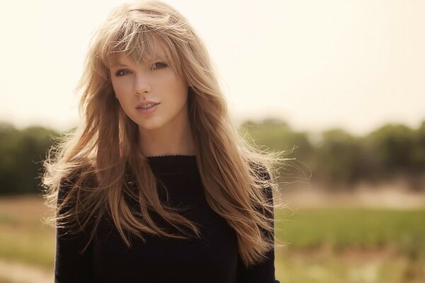 3bella cantante bionda Taylor Swift