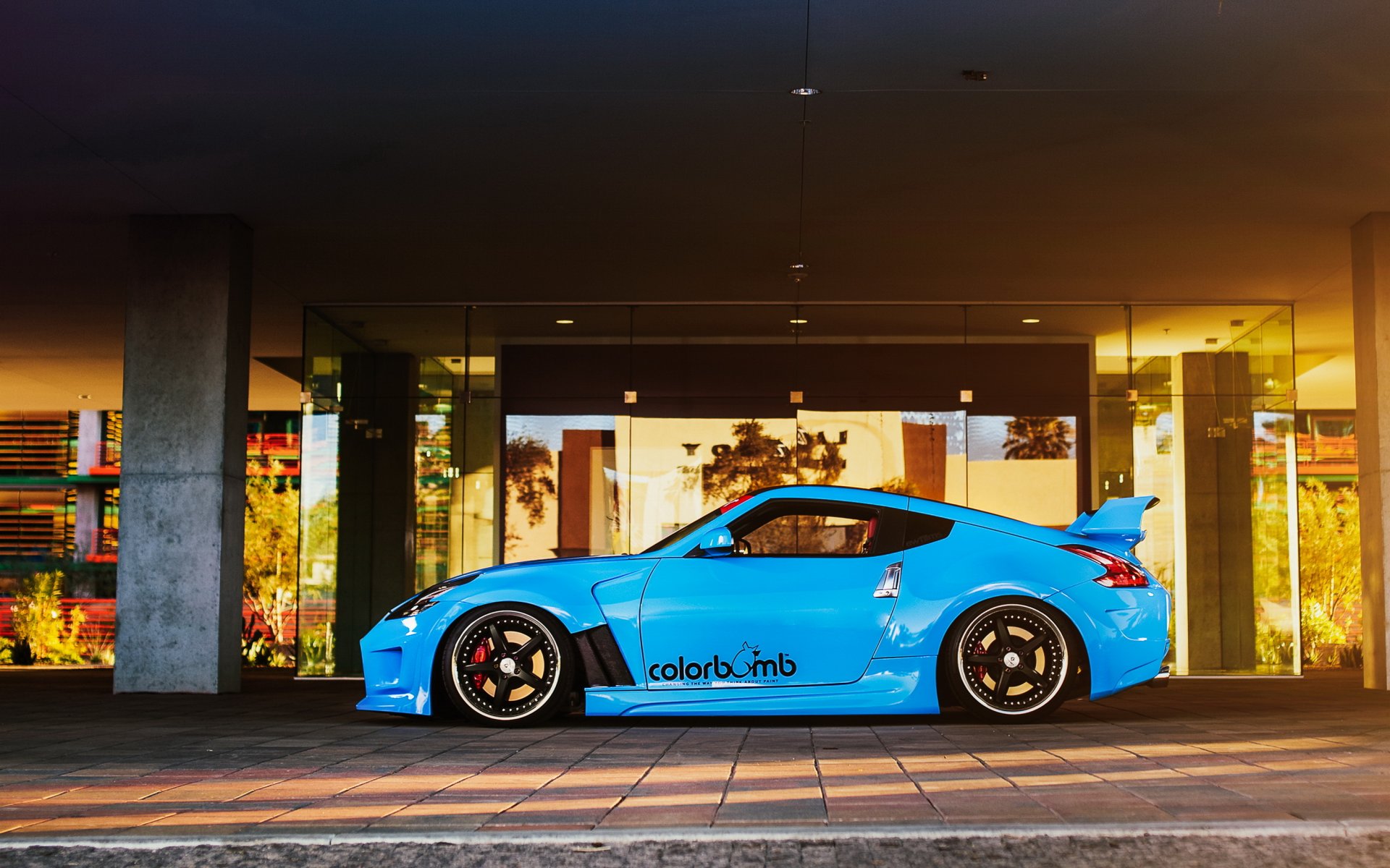 nissan 370z auto tuning blau