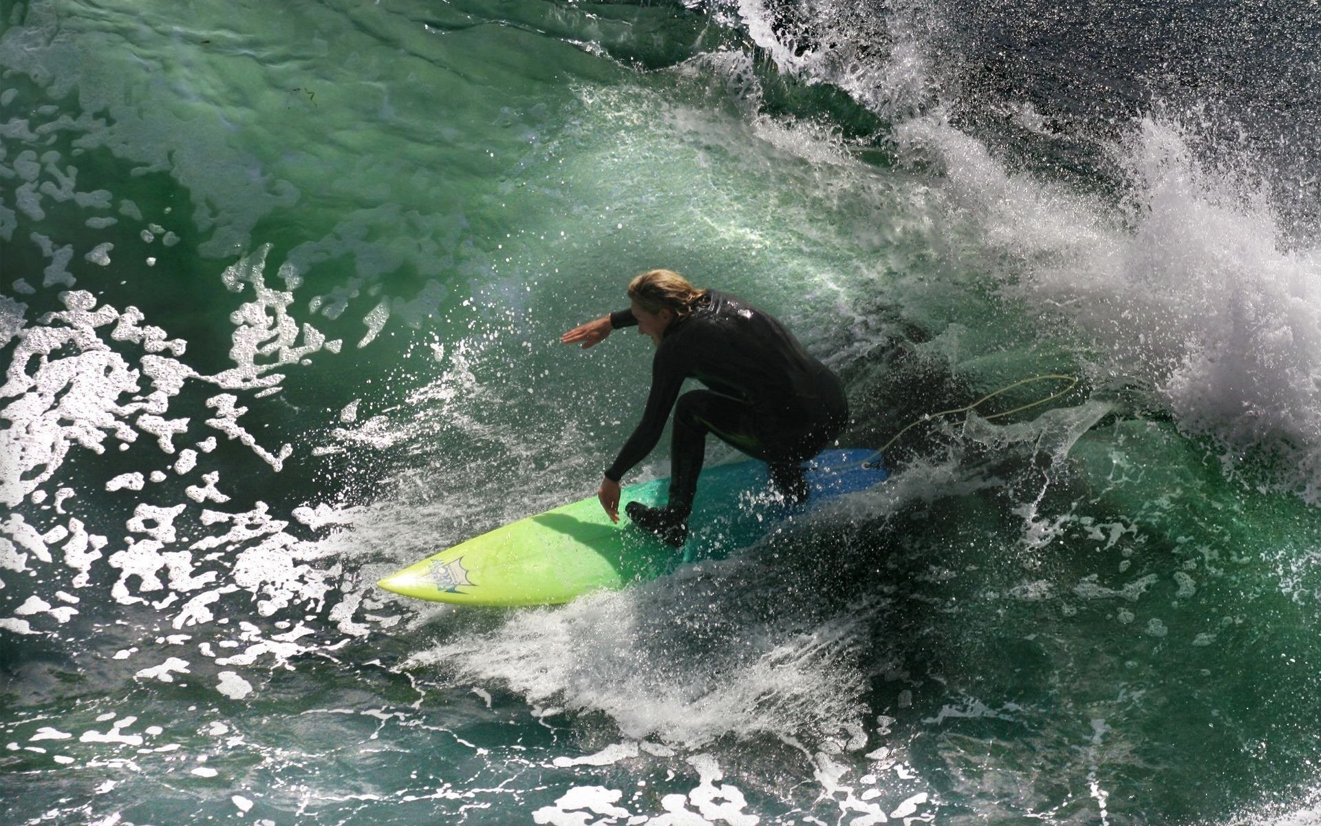 mare surfing onde acqua oceano spruzzo sport surfista atleta acqua verde schiuma abisso