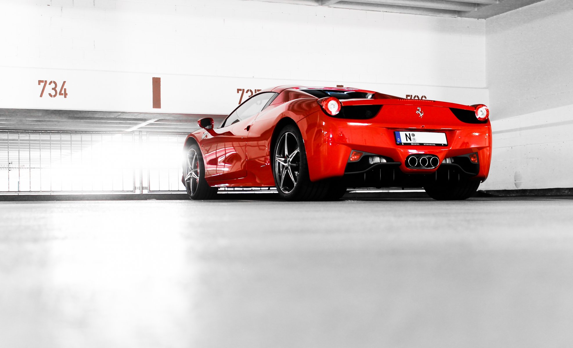 ferrari 458 italia rouge ferrari italie rouge arrière parking