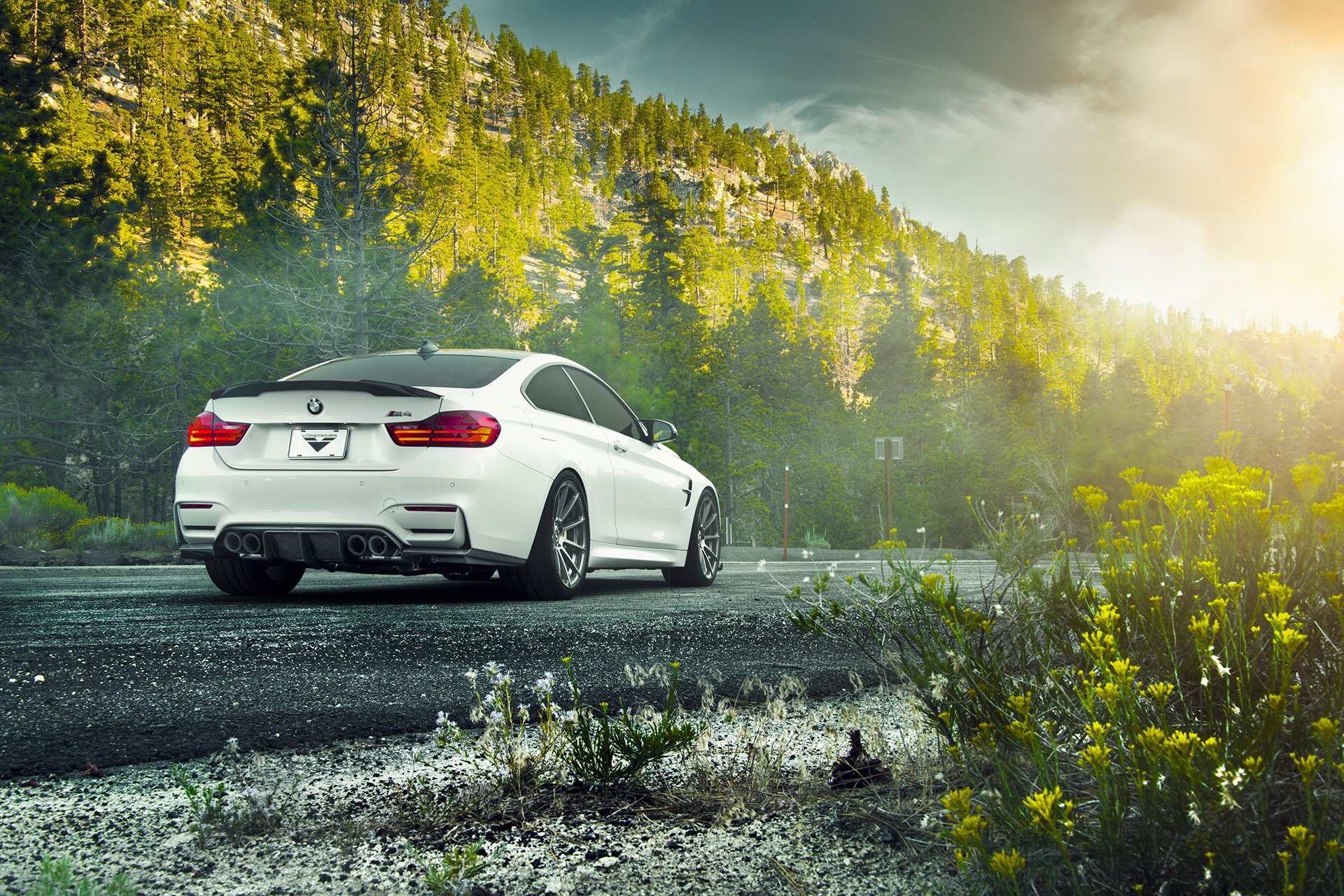 bmw m4 f82 vorsteiner v-ff wheels white car rear