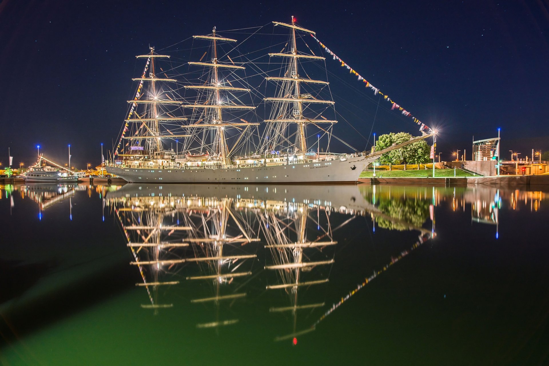 dar jeunesse bremerhaven allemagne rivière weser rivière weser frégate voilier rivière réflexion