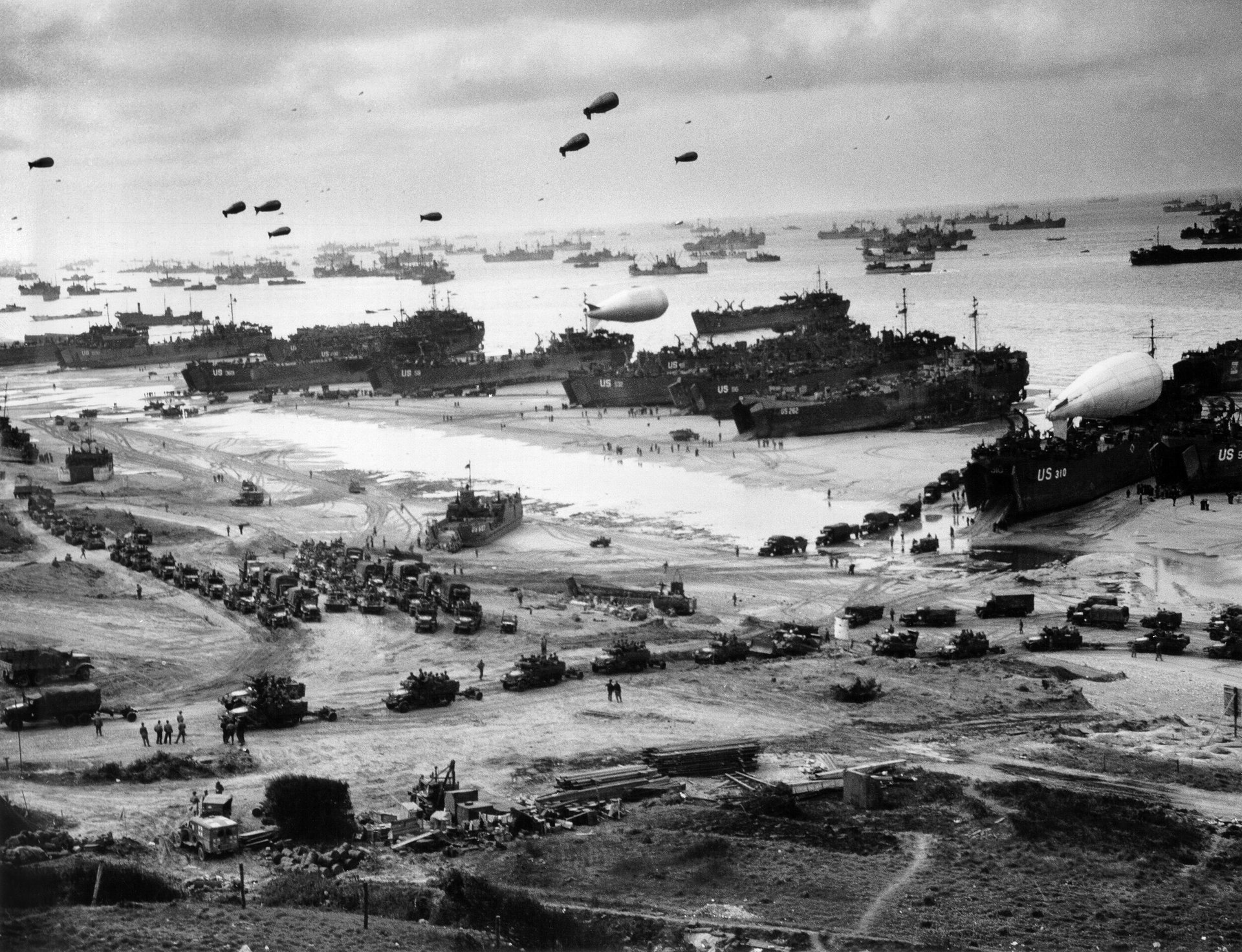 landing in normandy the second world war black and white military equipment