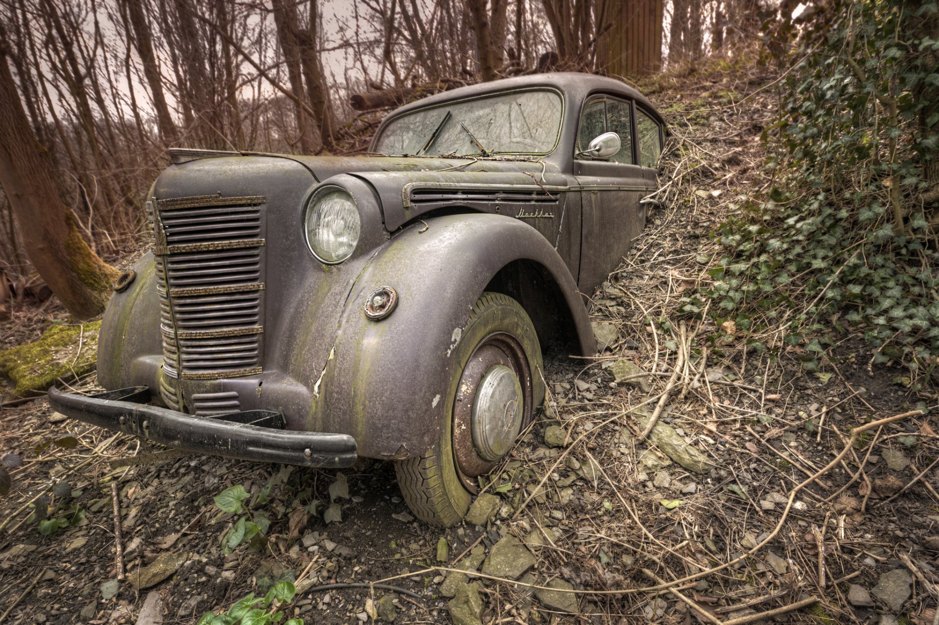 voiture moscovite ferraille