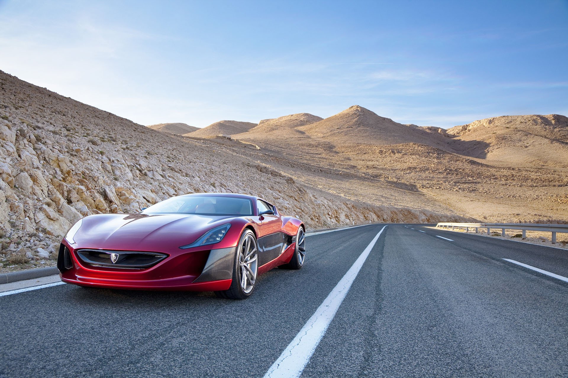 rimac concept un supercar piste désert