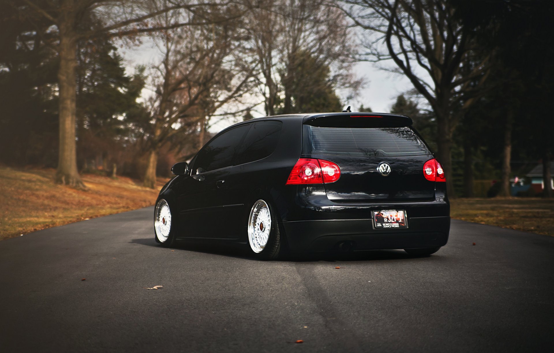 volkswagen golf gti posición negro