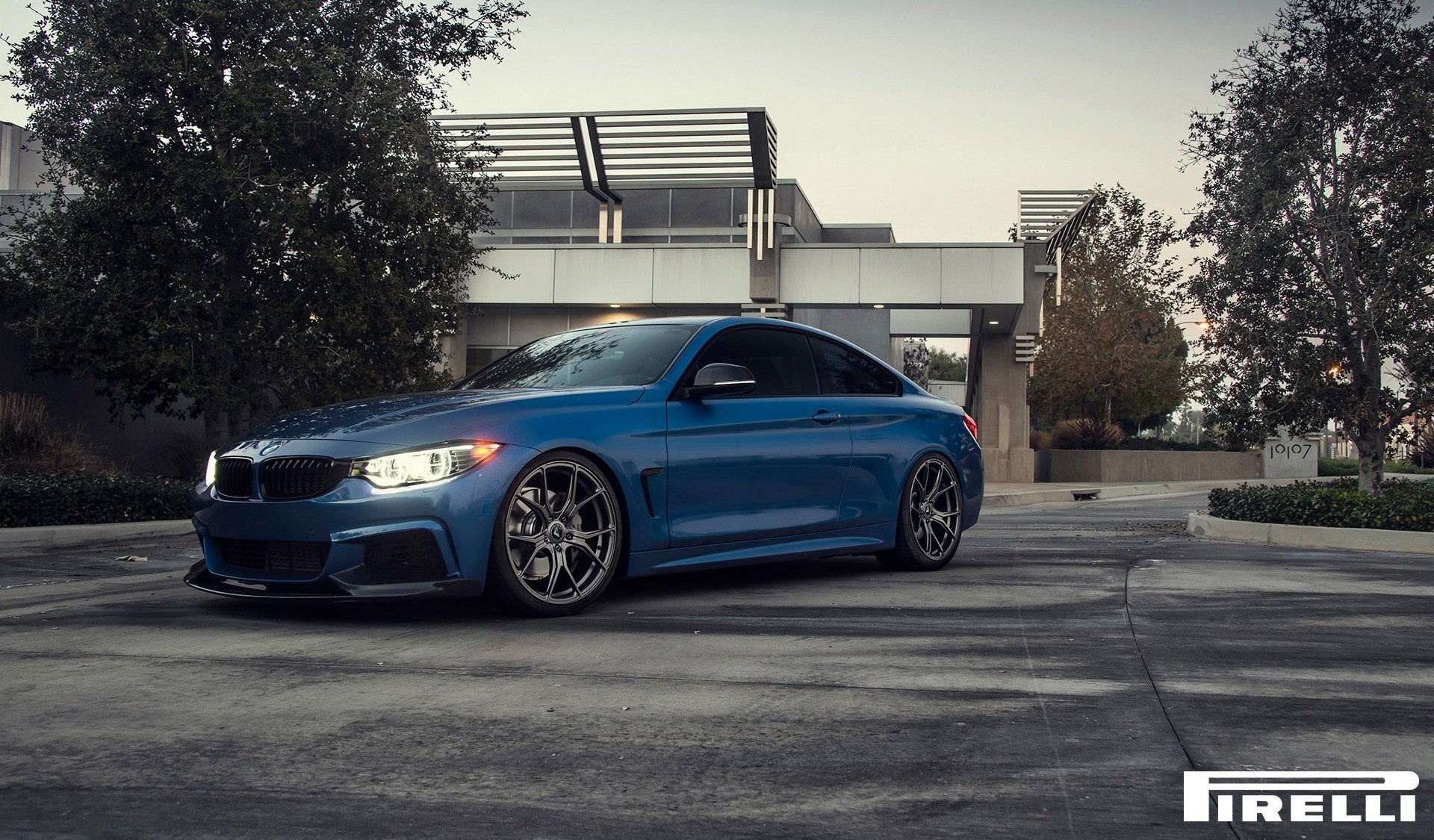 bmw f32 435i estoril blau v-ff vorsteiner 2015 vorne pirelli