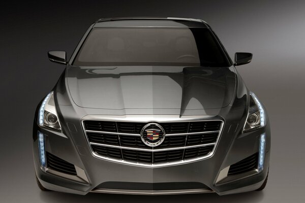 Vista frontale dell elegante Cadillac grigia