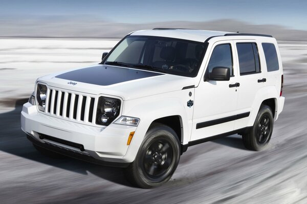 Jeep SUV Arctique blanc en mouvement