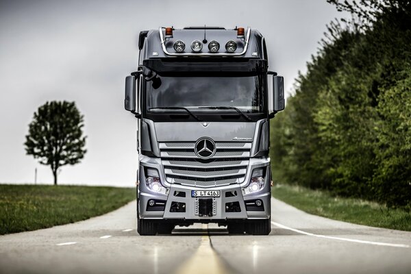 Traktor Mercedes actros hd wall