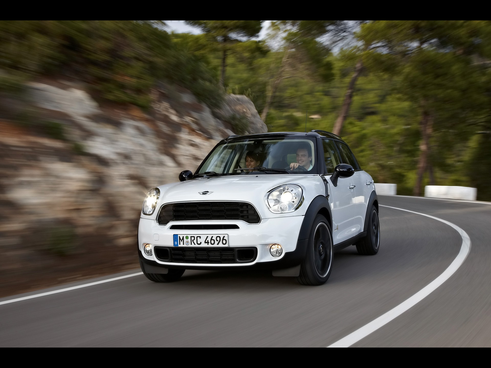 2010-mini countryman fronte bianco angolo di velocità 1920x1440