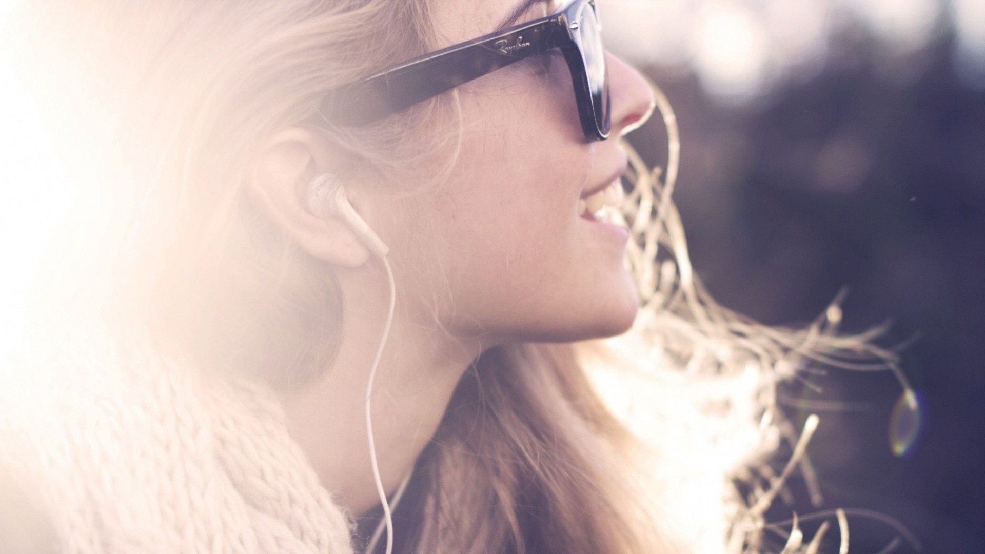 mujer chica rubia macro gafas cara