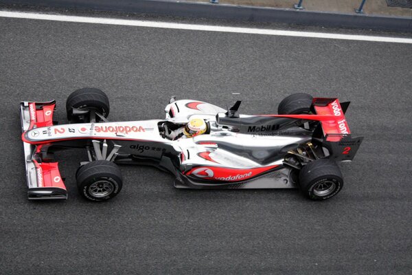 Lewis Hamilton al volante del McLaren