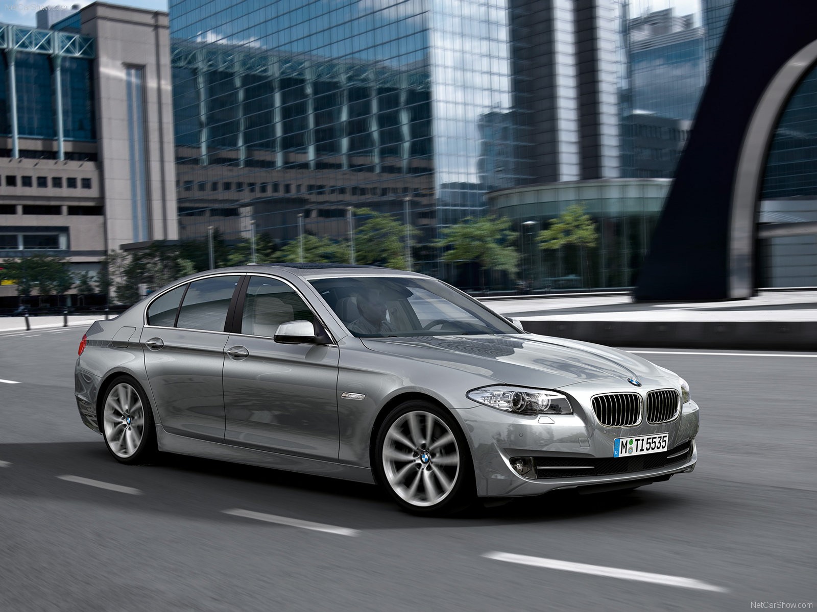 bmw-5 series 2011 1600x1200