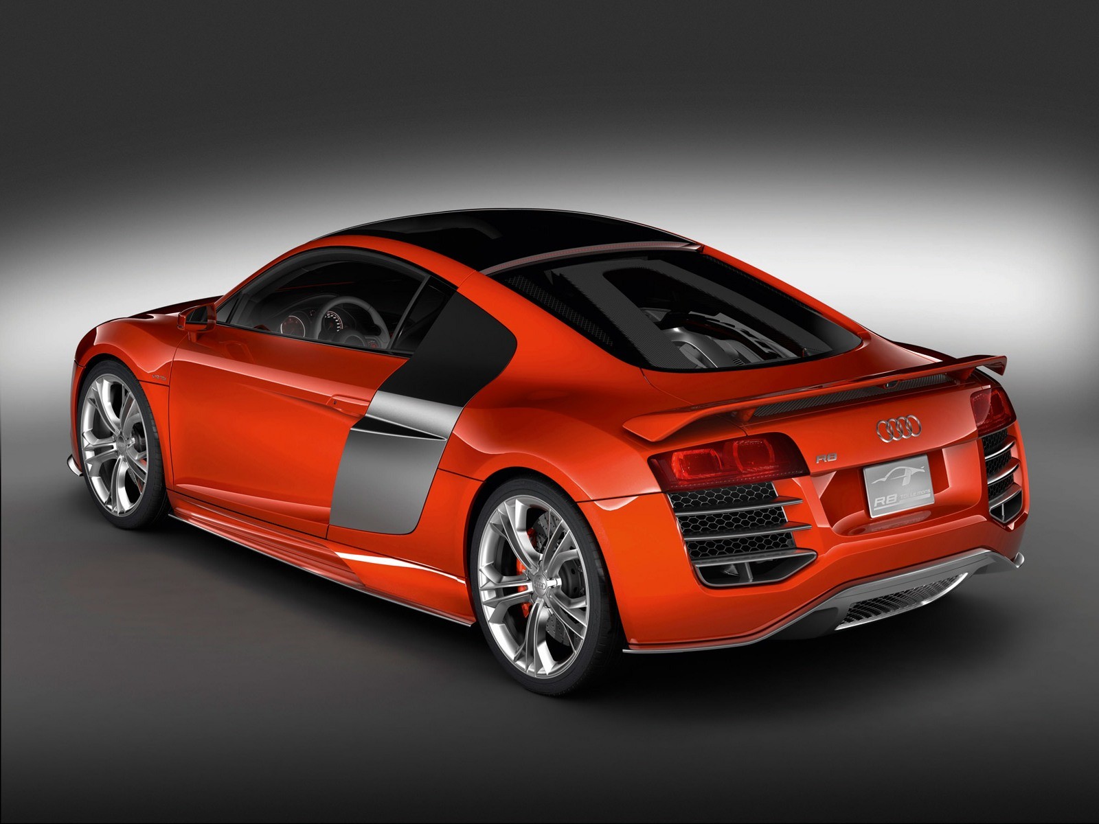 voiture audi rouge