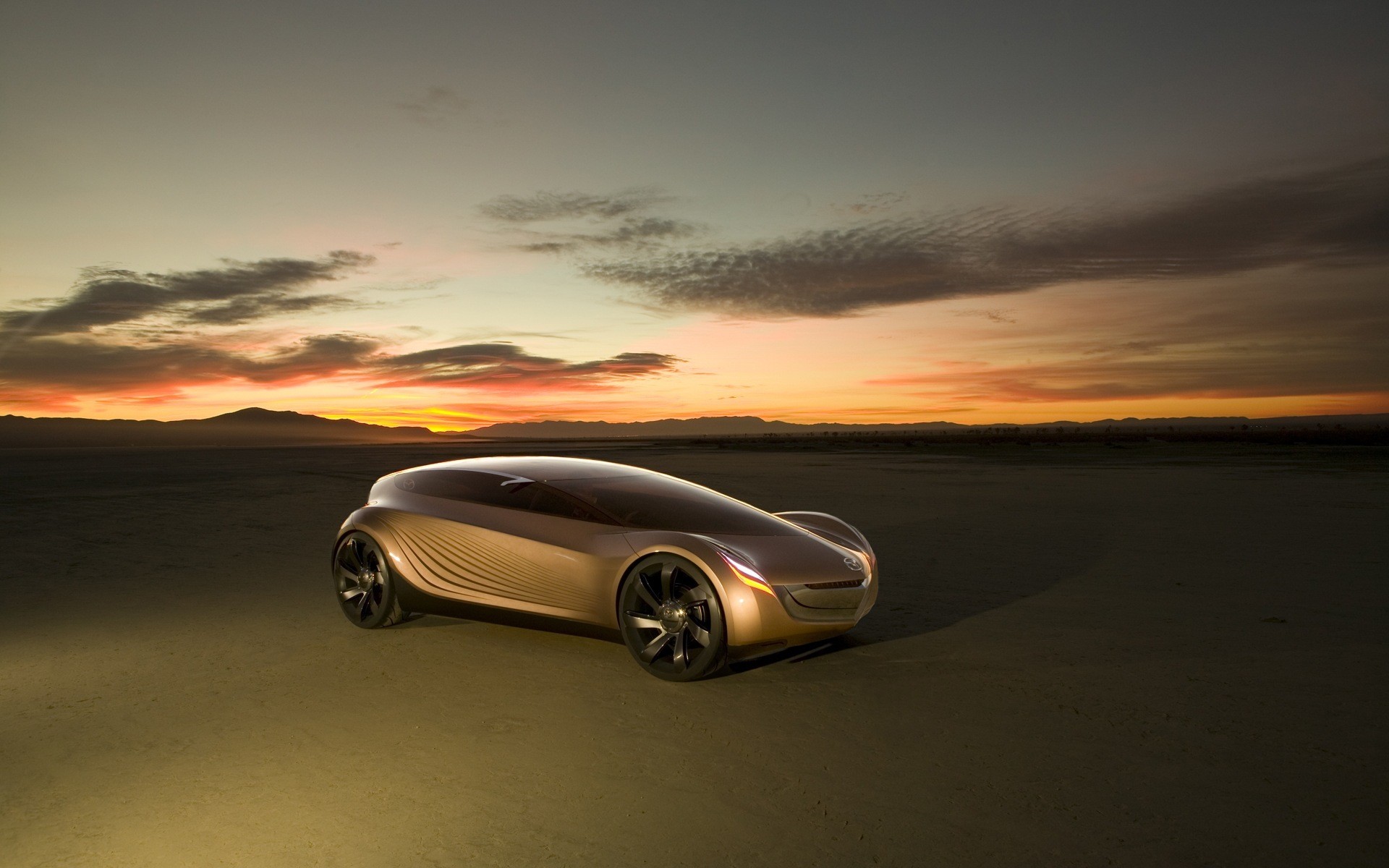 mazda nagare concept car sonnenuntergang