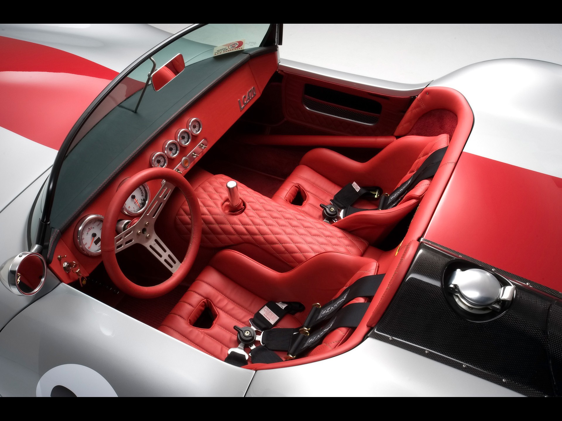 lucra lc470 interior top