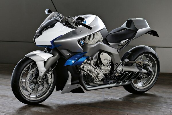 Nueva potente motocicleta BMW