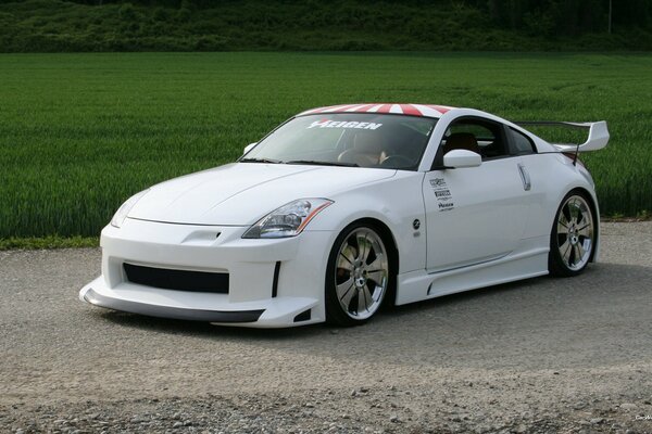 Nissan 350Z renforcé de couleur Blanche