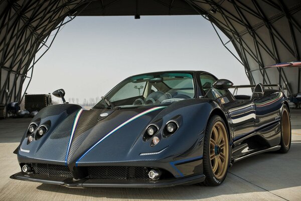 Voiture de sport de la sonde Pagani