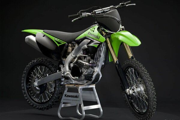 Moto Kawasaki vert clair