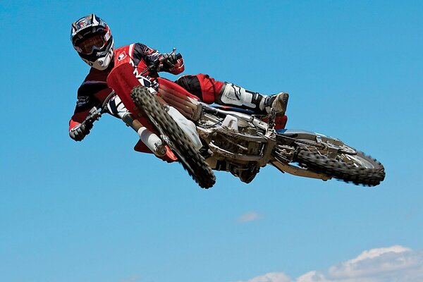 Ein steiler Motorradflug. honda crf250r