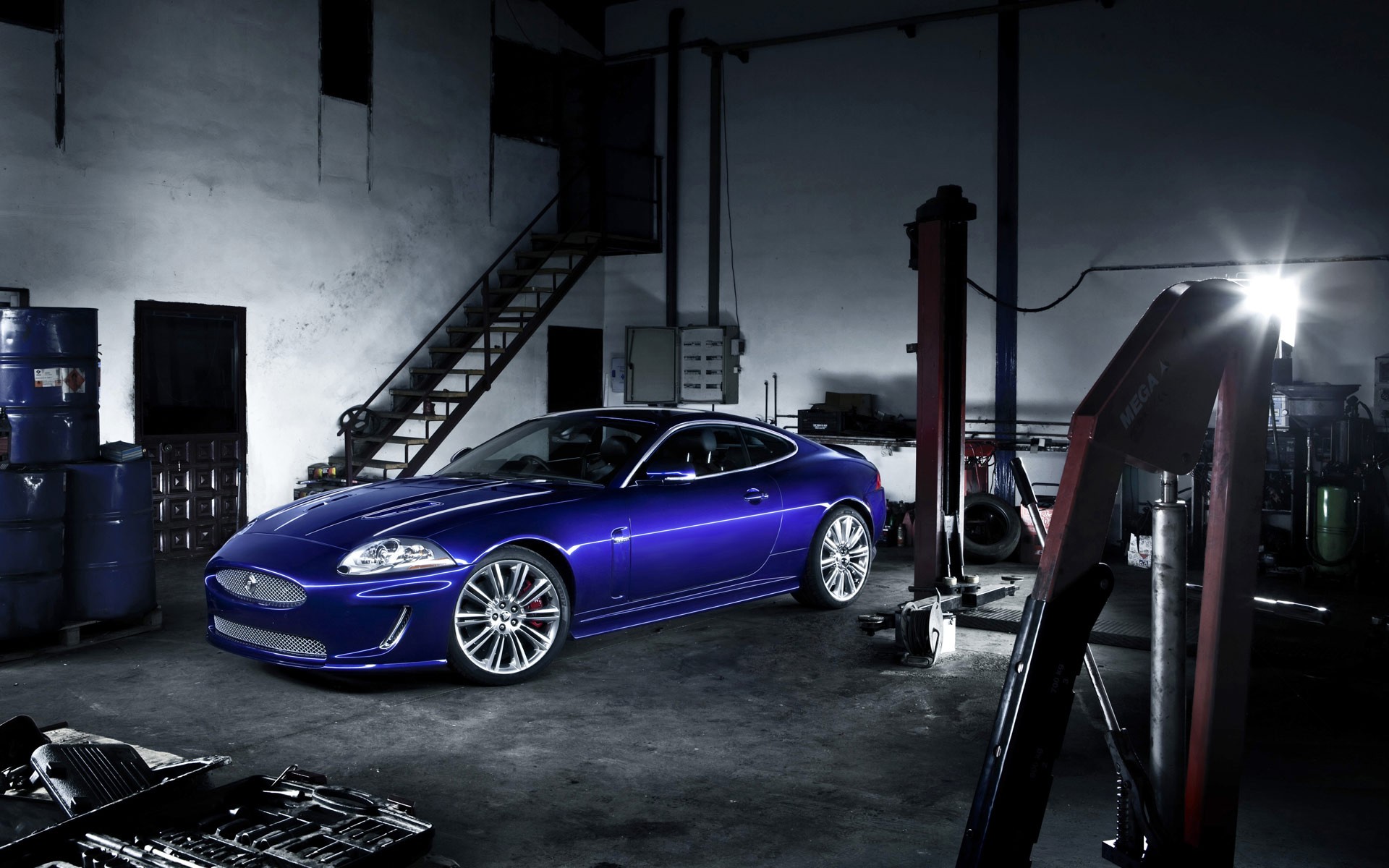 jaguar xkr blu garage