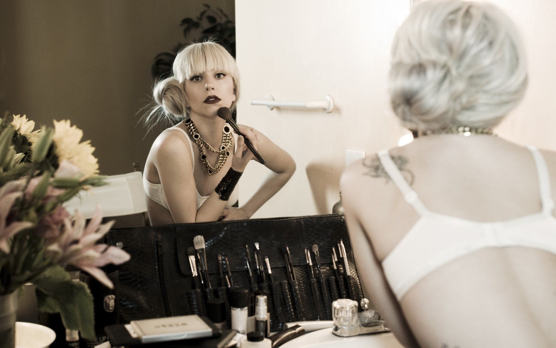 chanteur artiste fille musique lady gaga maquillage musicien miroirs