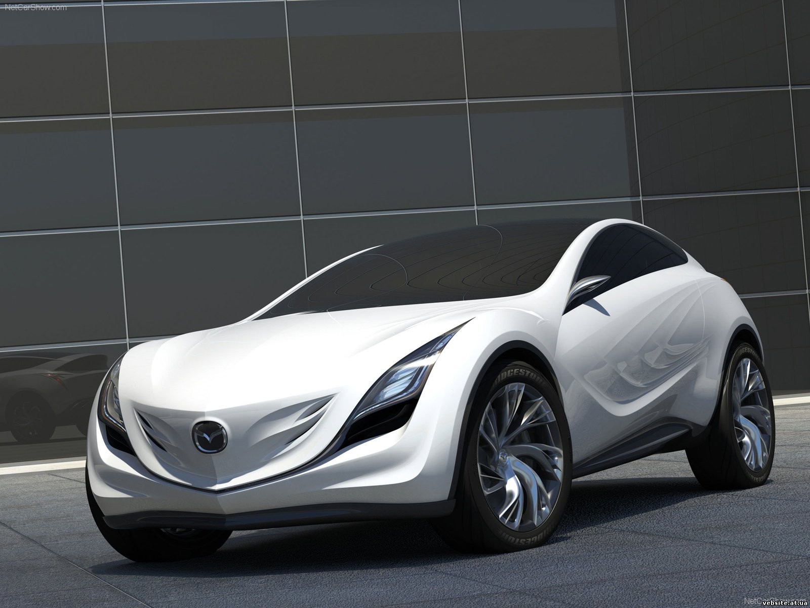 mazda ryuga concept biała