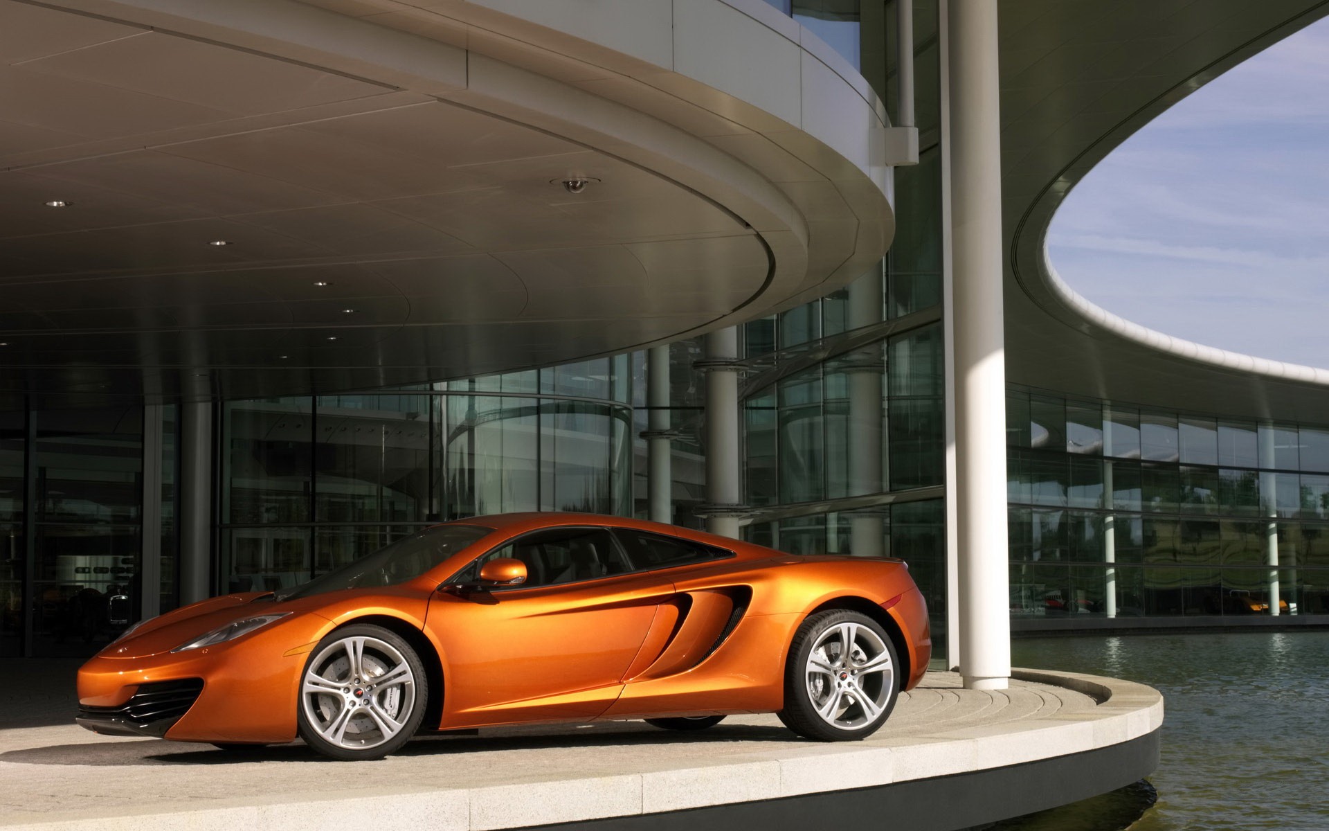 mclaren mp4-12c machinery