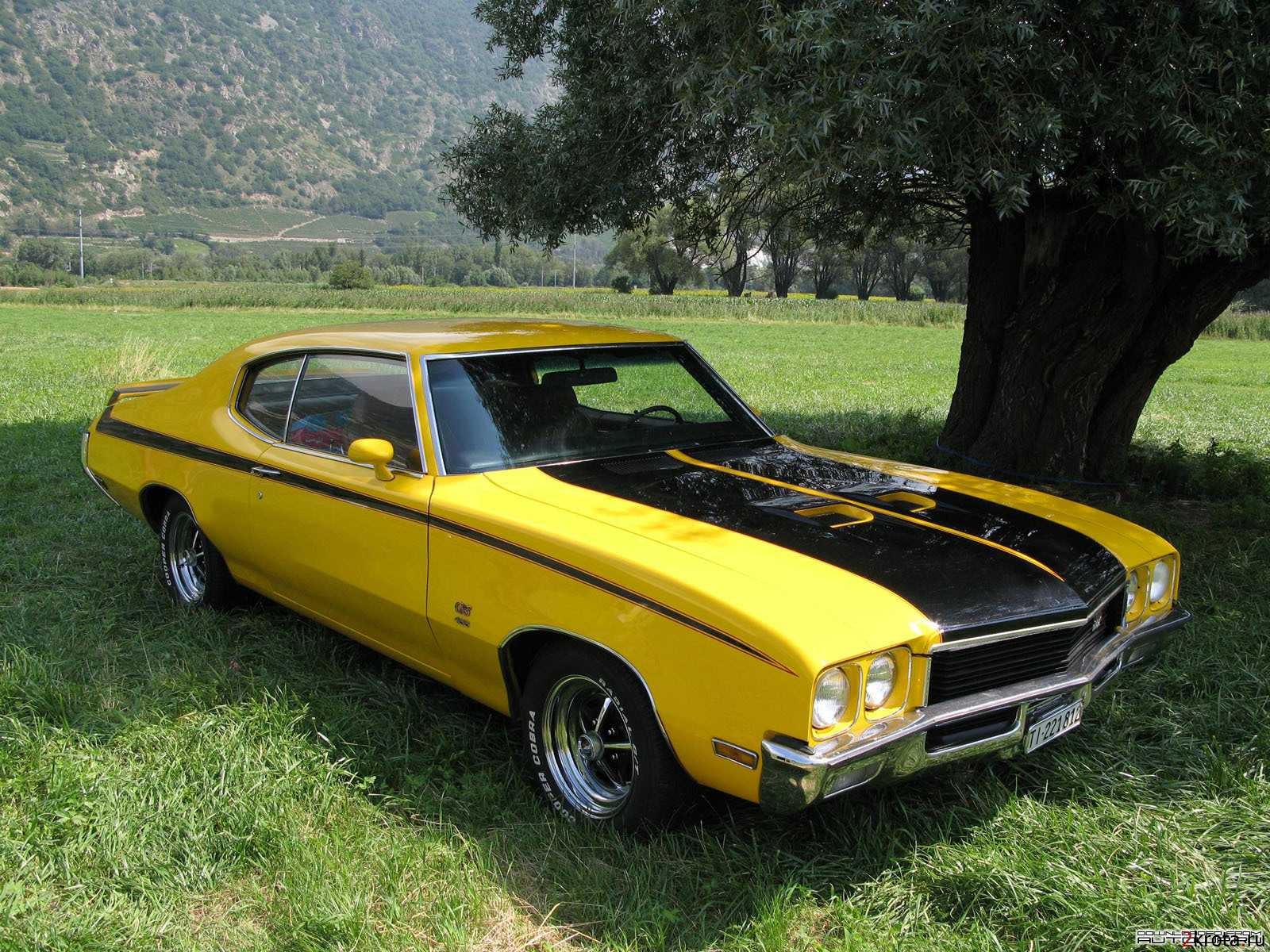 musclecar gelb kraftvoll