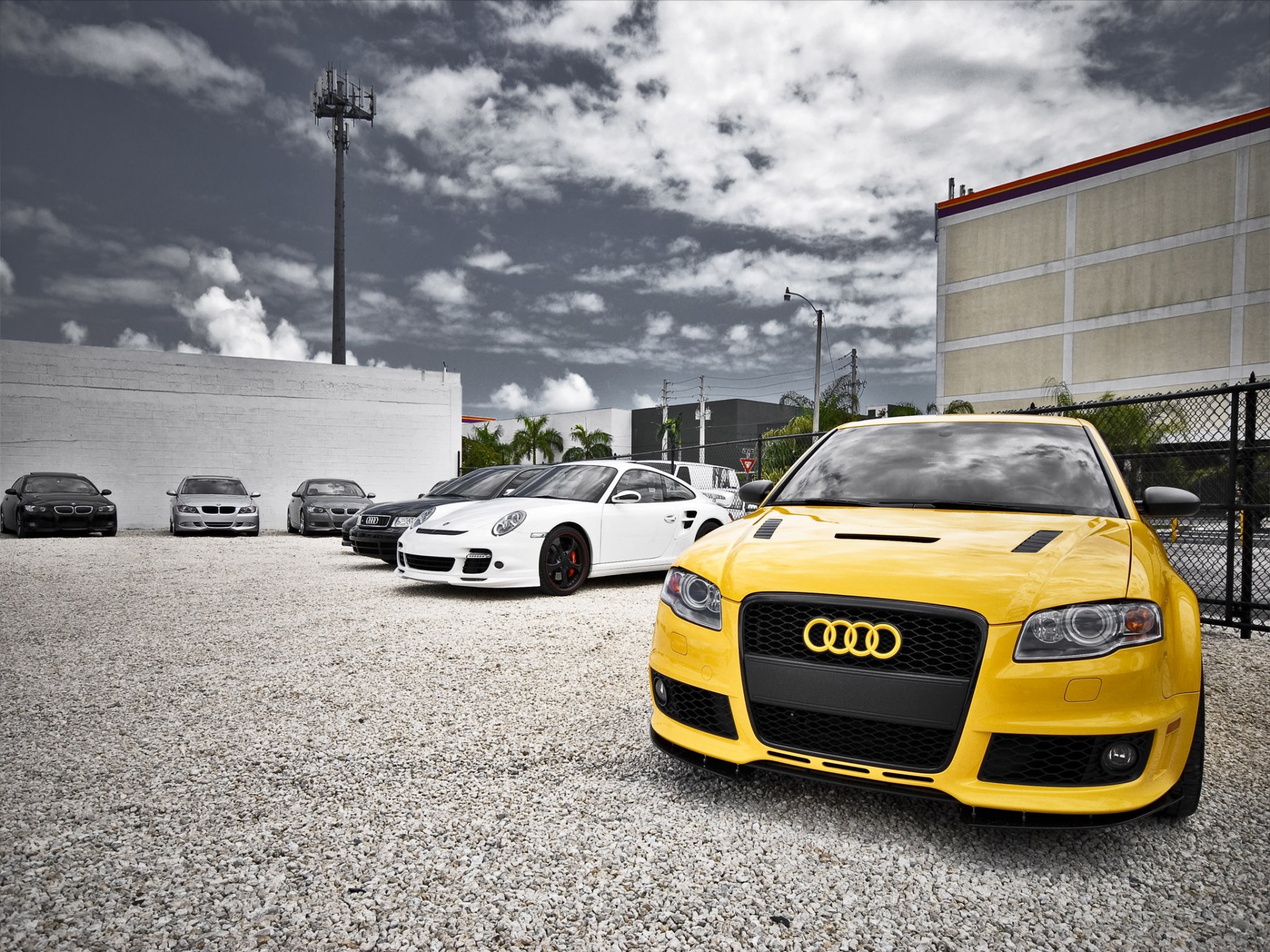 audi machinery system yellow