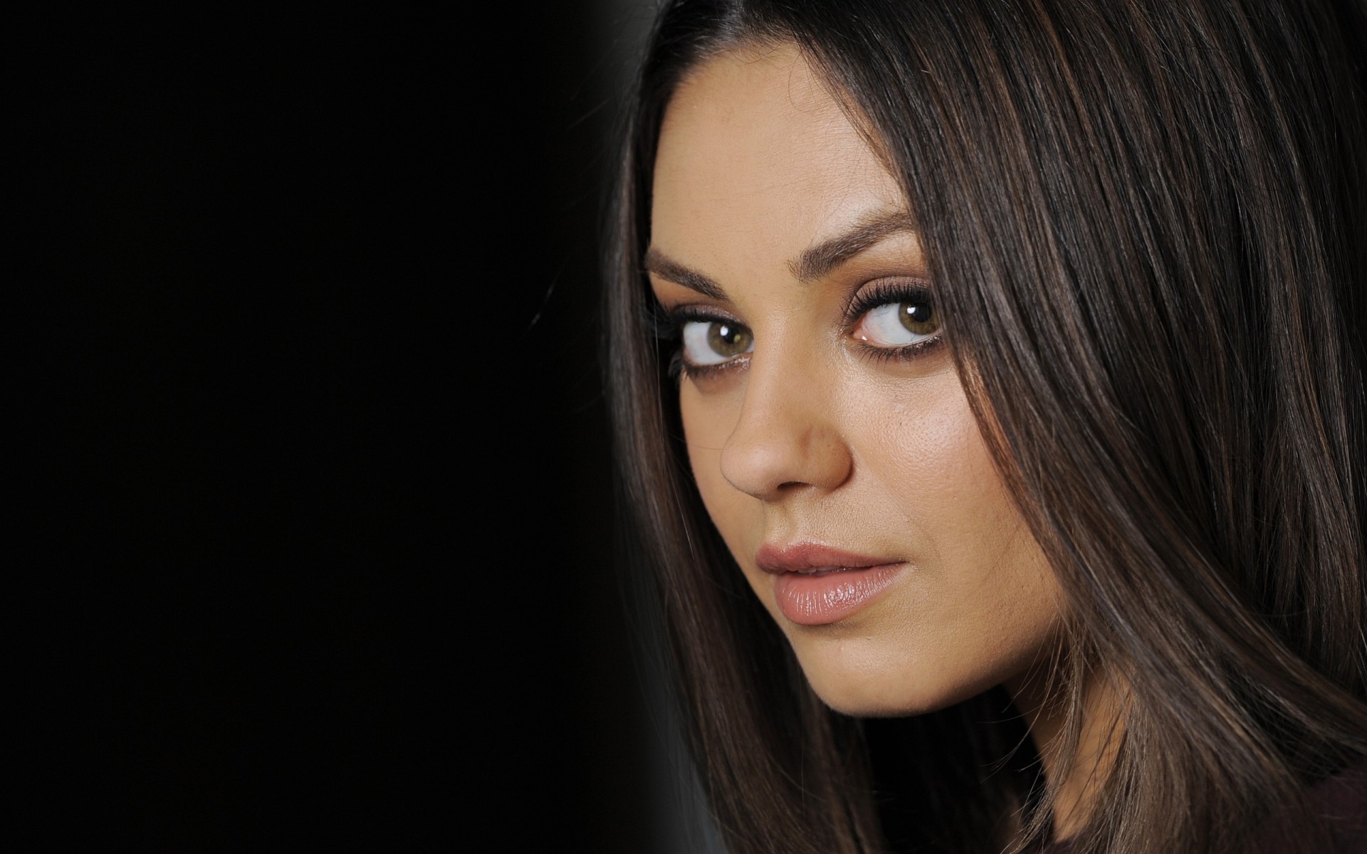 twarz mila kunis postać portret aktorka