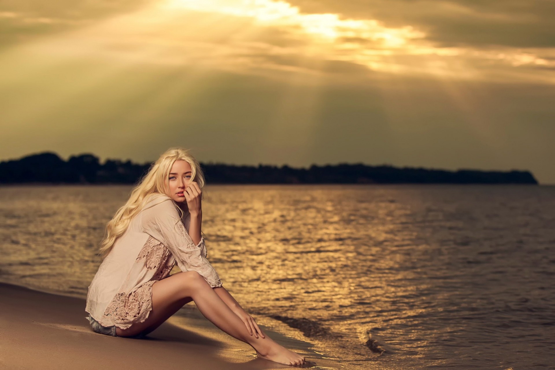 blonde girl beach sea night