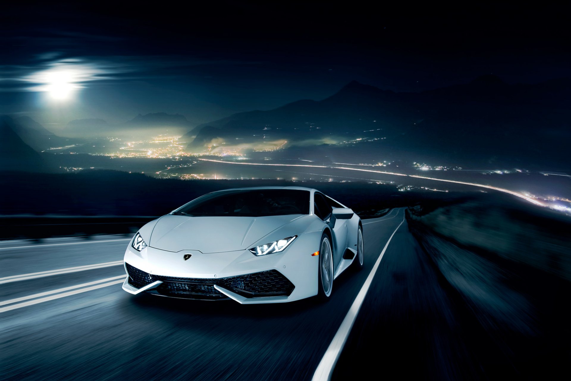 lamborghini huracan lp 610-4 lb724 bianco anteriore ronaldo stewart notte orizzonte movimento