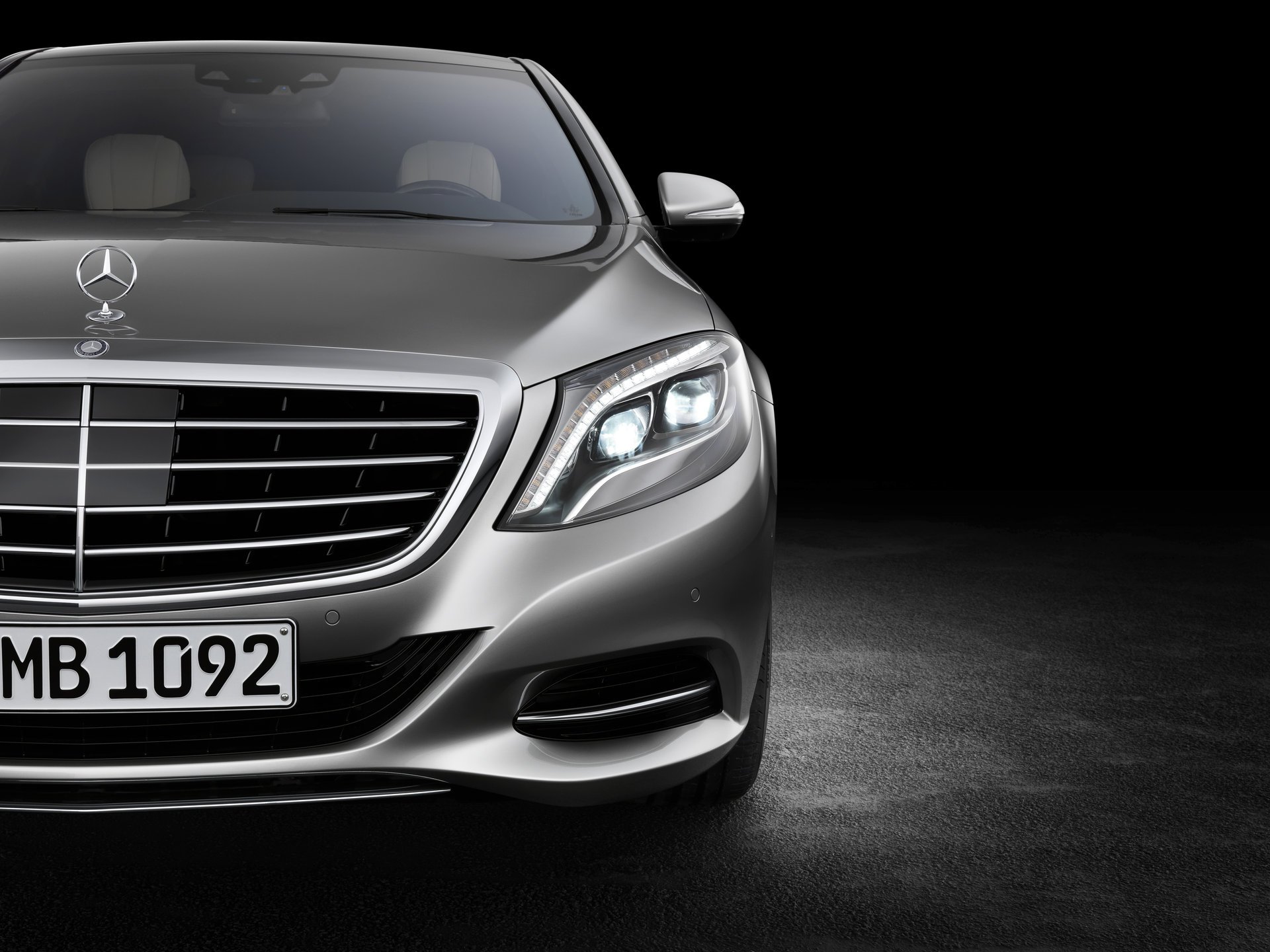 mercedes s-klasse flagship light diode grille background