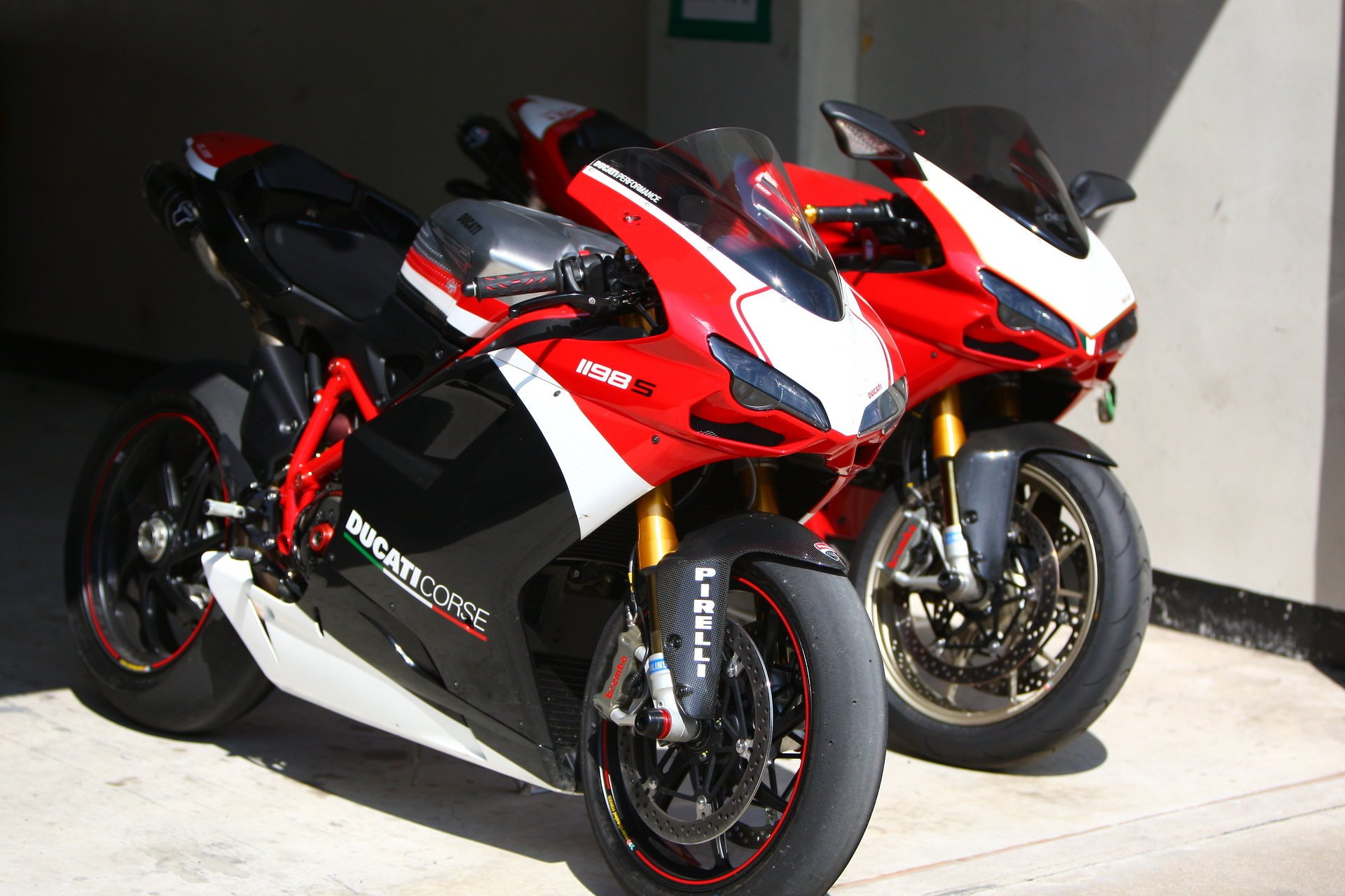 tricolore ducati 1198s sportbike дукати rosso спортбайк мотоцикл мото красный дизайн италия