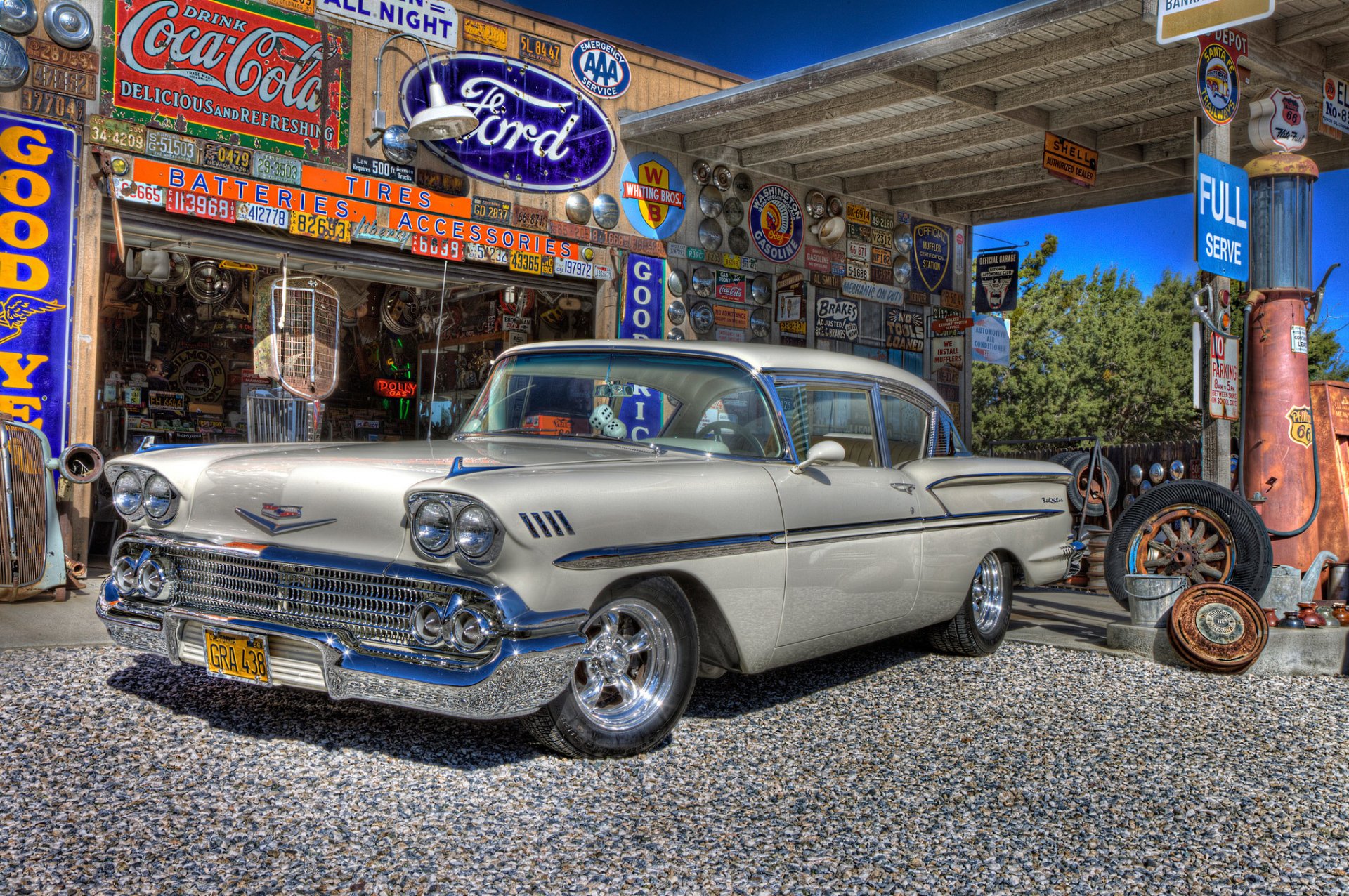 chevrolet 1958 chevrolet samochód klasyczny retro serwis stacja benzynowa tankowanie