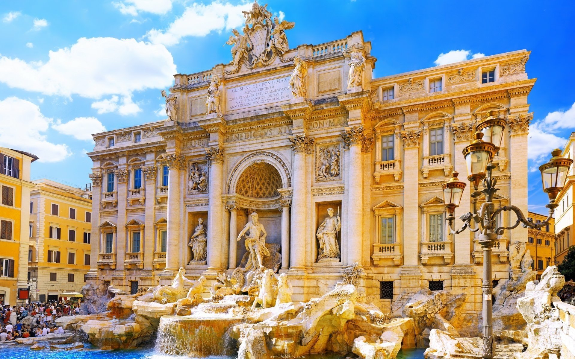 ciudad roma italia fuente esculturas cielo linterna fontana de trevi