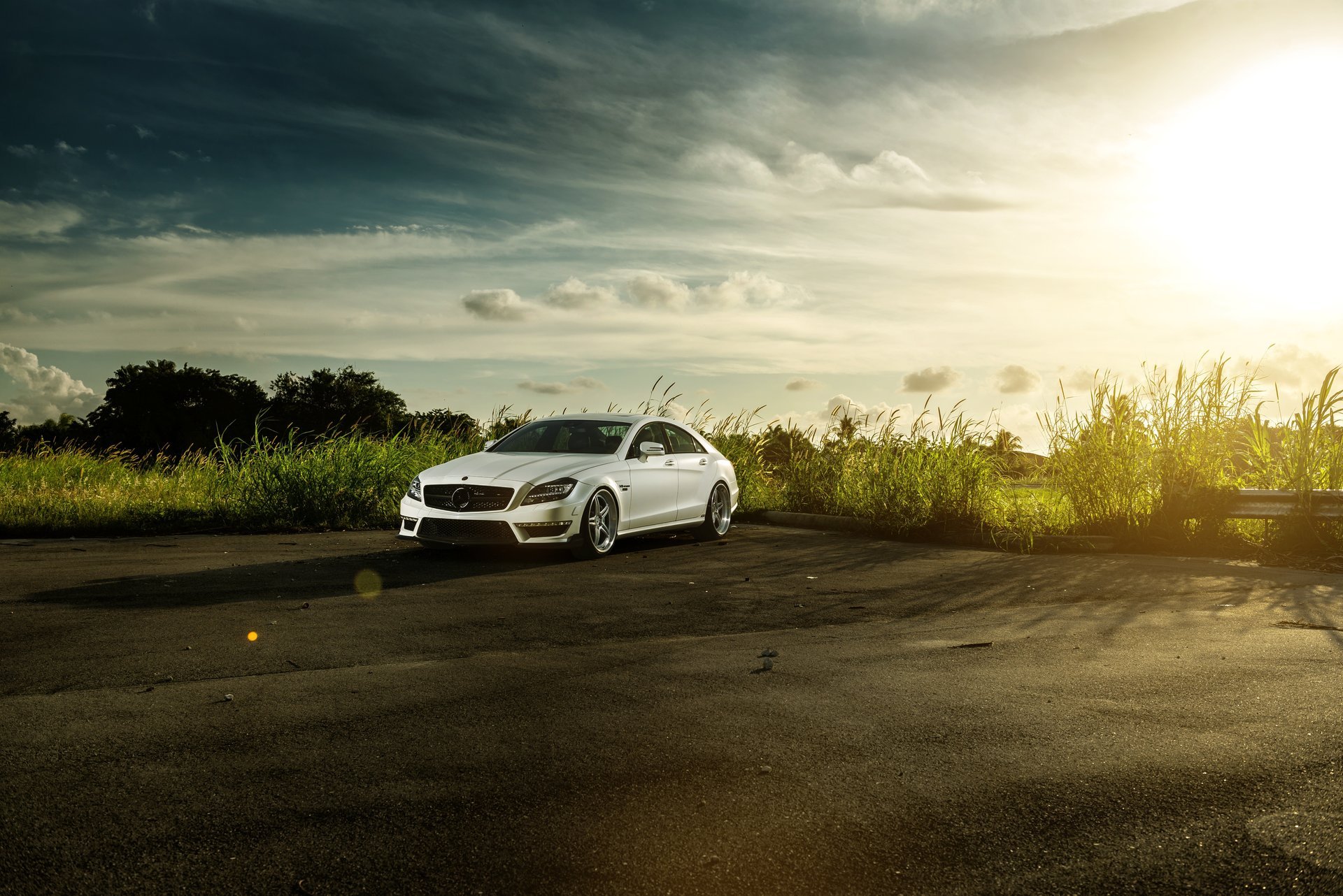 mercedes-benz cls-klasse cls 63 blanco frente mercedes benz frente cielo sol resplandor