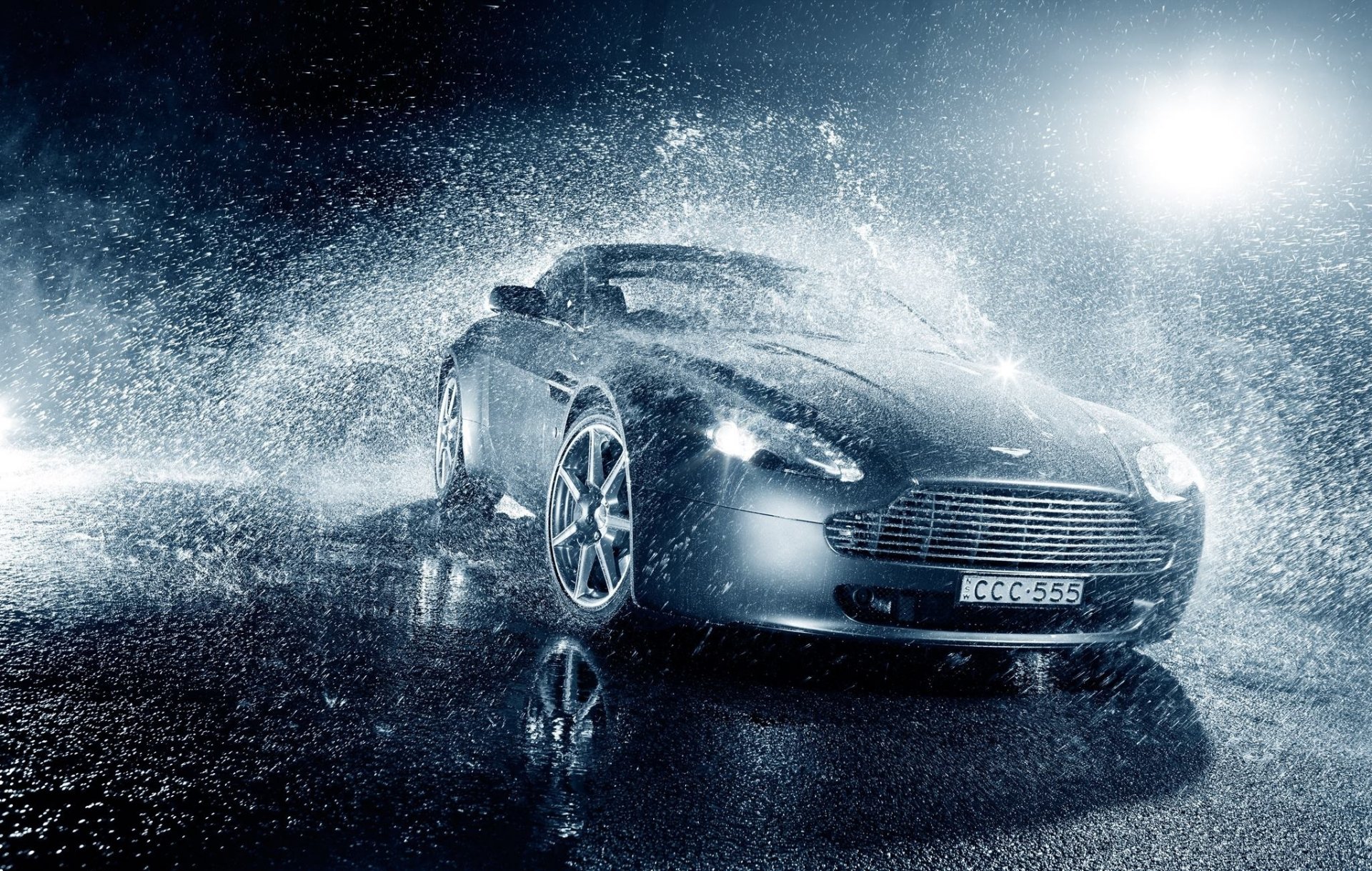 aston martin v8 vantage lluvia agua luz