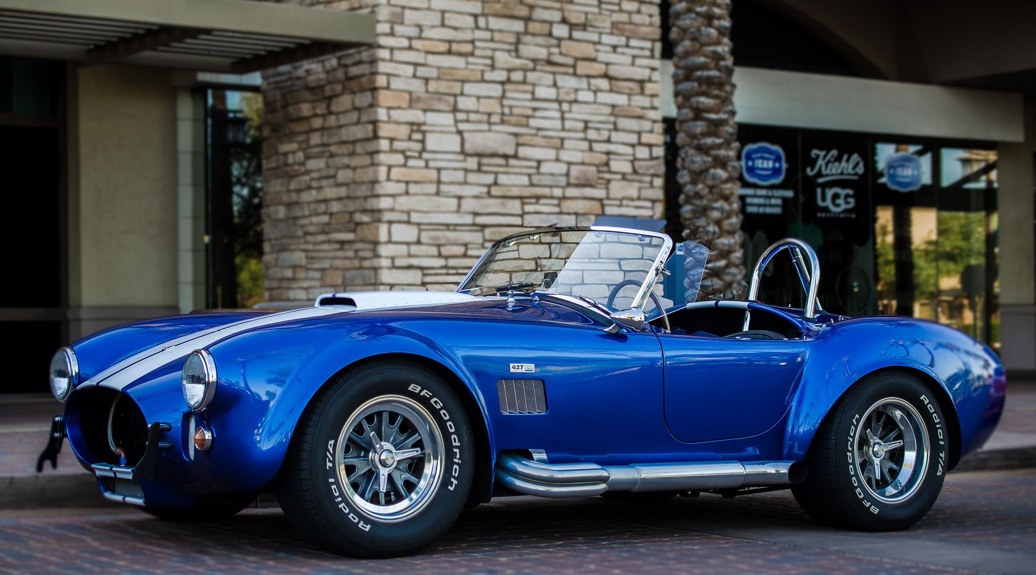 shelby cobra bleu bâtiment avant