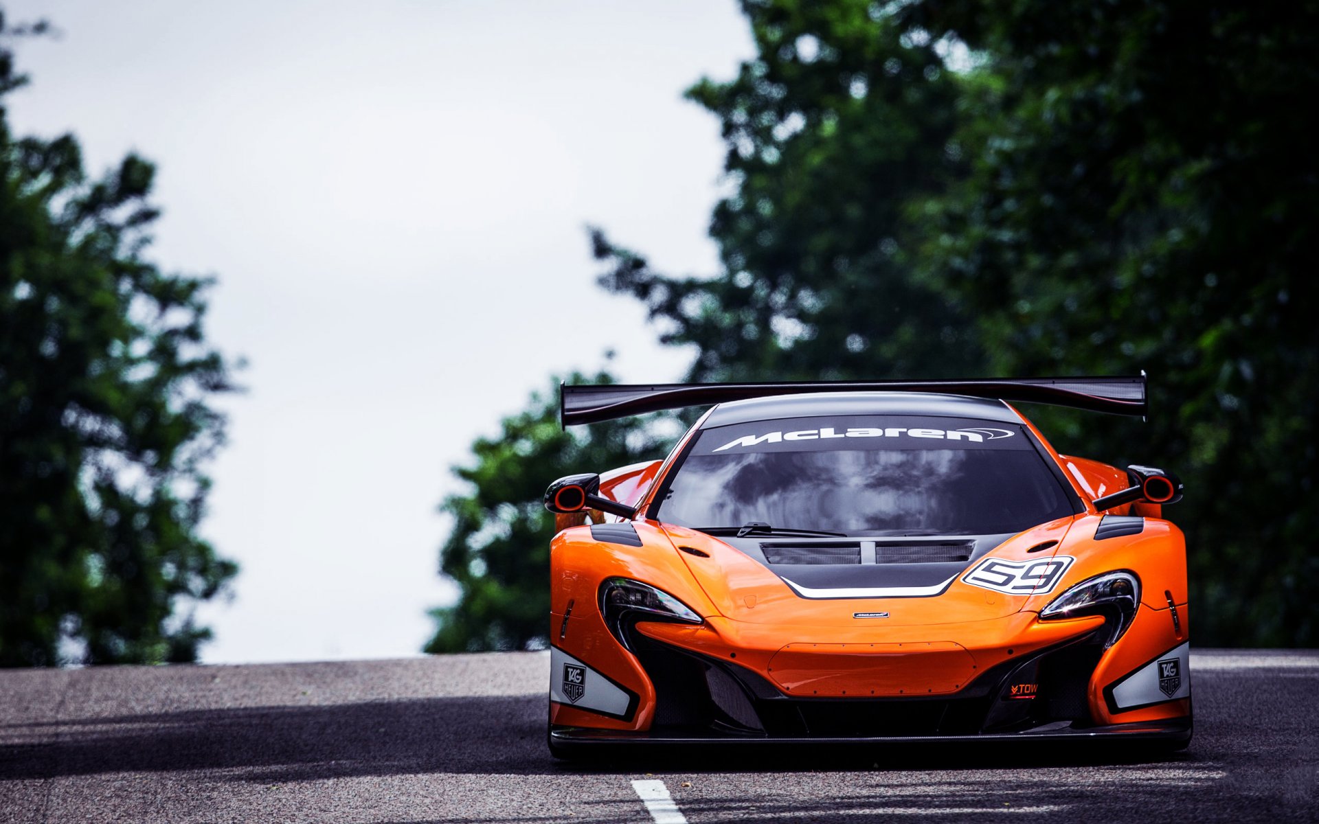 mclaren 650s gt3 спорткар авто машина яркий спорт передок фары капот дорога