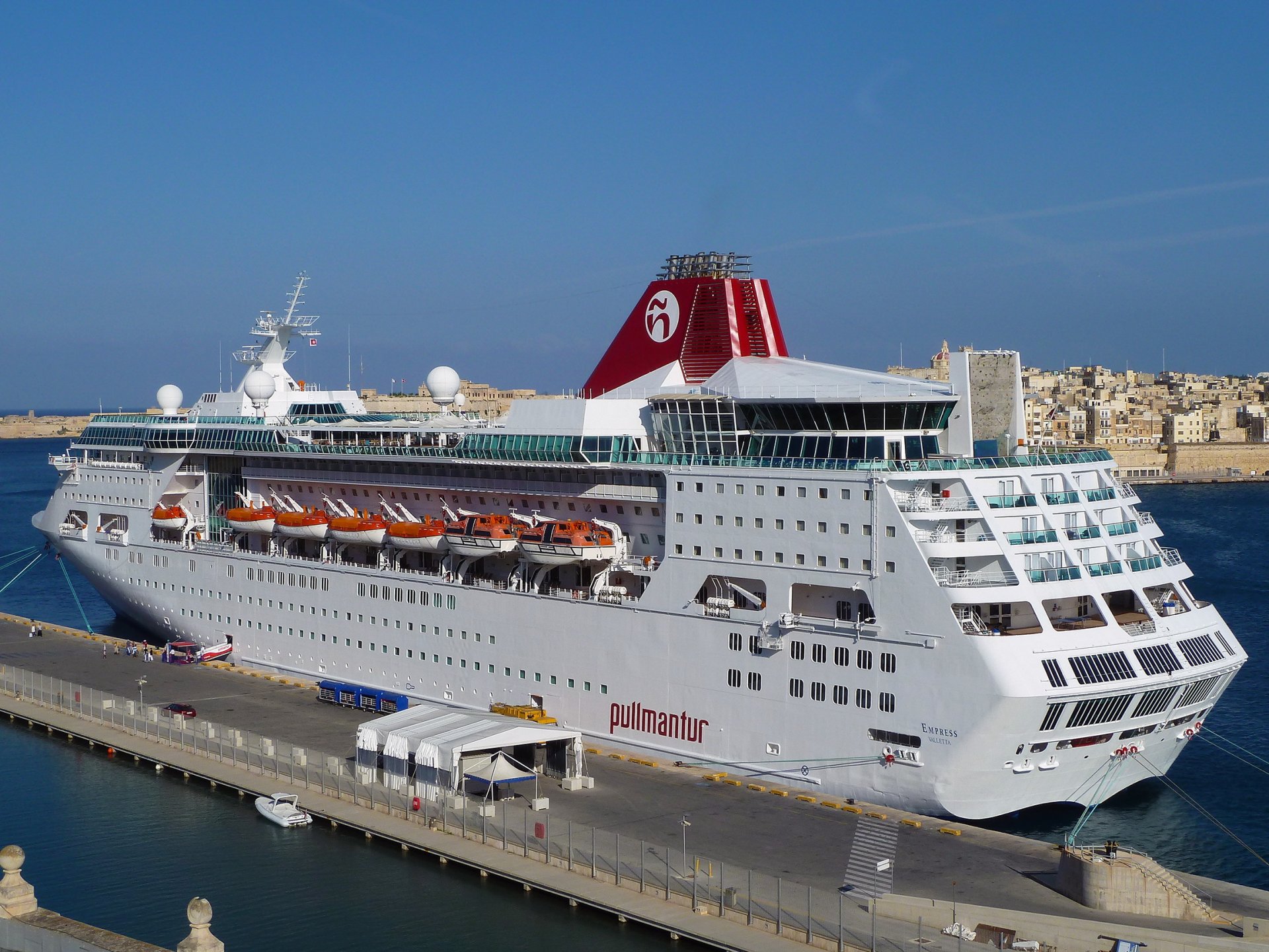 navire paquebot de croisière quai jetée mer photo