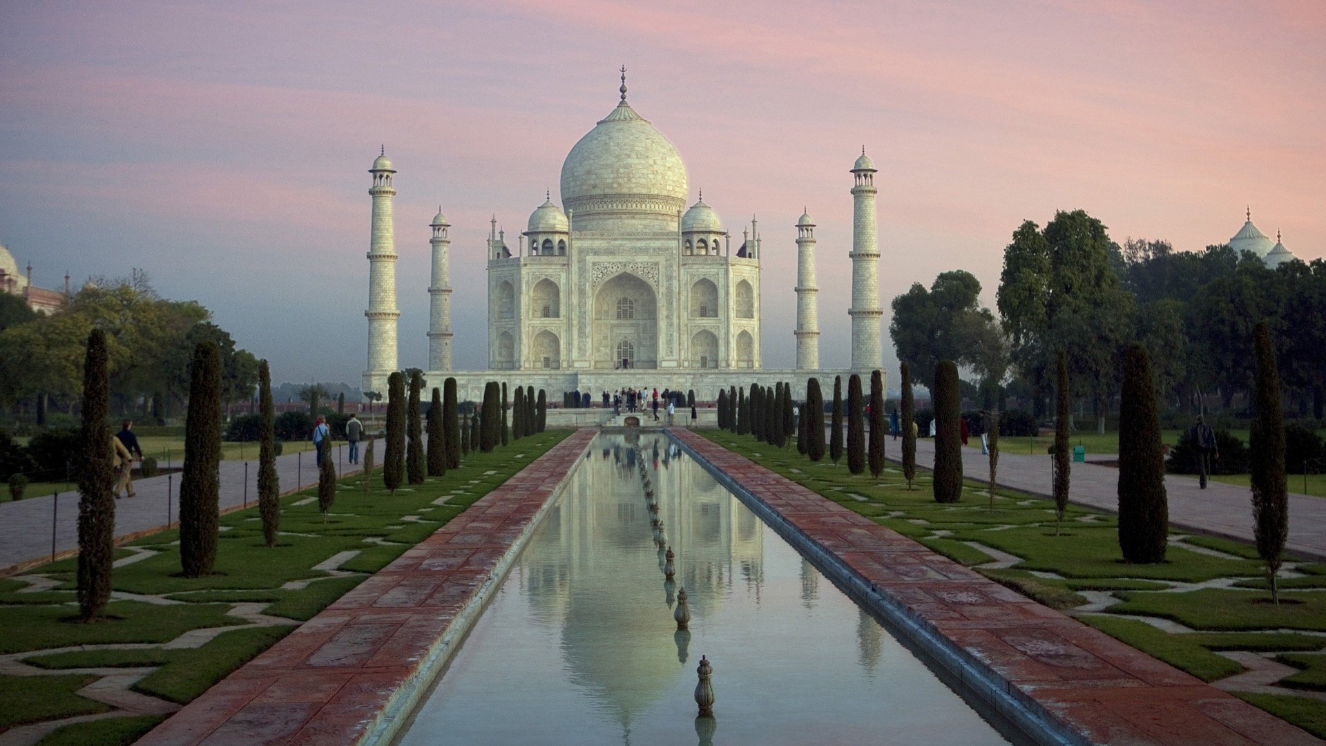 arquitectura ciudad caminos arbustos plaza templo mezquita mausoleo taj mahal reflexión india personas árboles cielo punto de referencia cúpulas vegetación agua