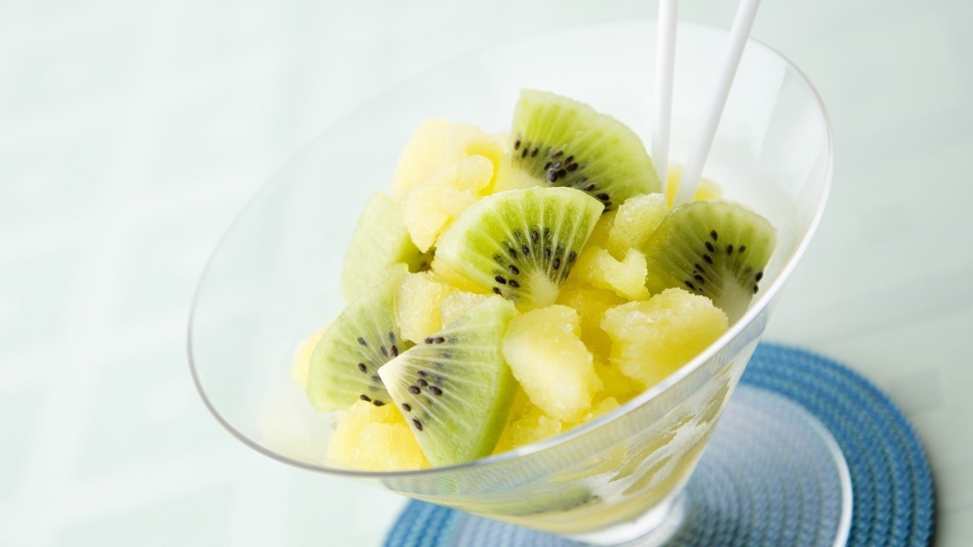 fruit kiwi cocktail dessert green white background