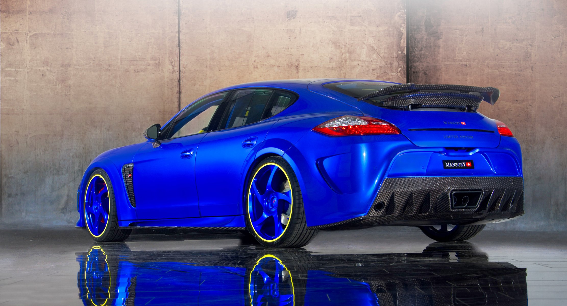 mansory porsche panamera turbo auto trasero porsche tuning coche azul