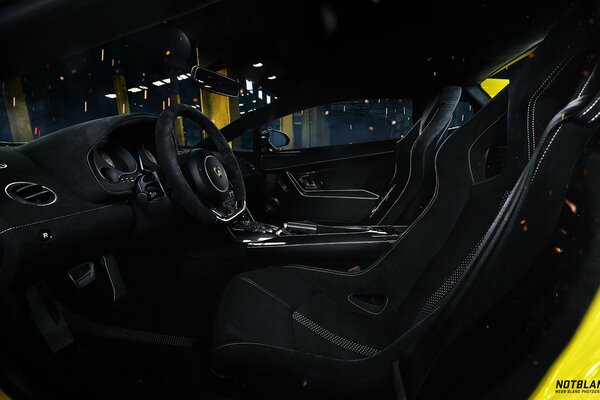 Interior of the lamborghini gallardo car