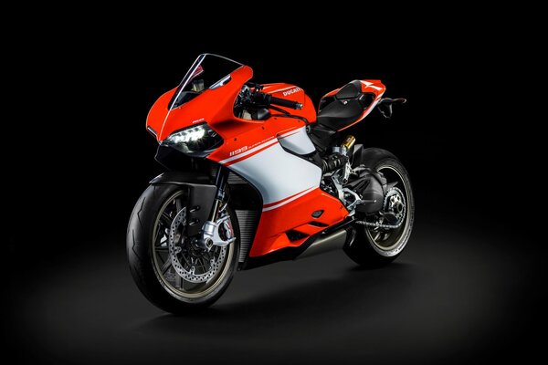 Ducati 1199 superleggera puissance et vitesse